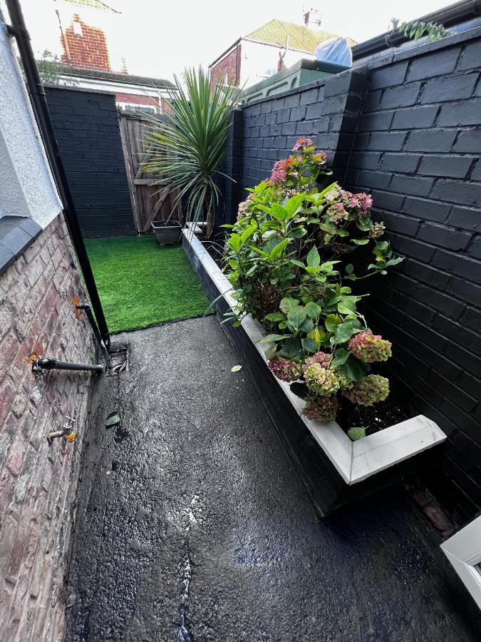 House In Manchester Exterior foto